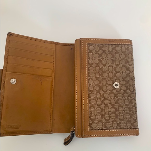 Coach Signature Shoulder Bag and Wallet - Picture 8 of 10
